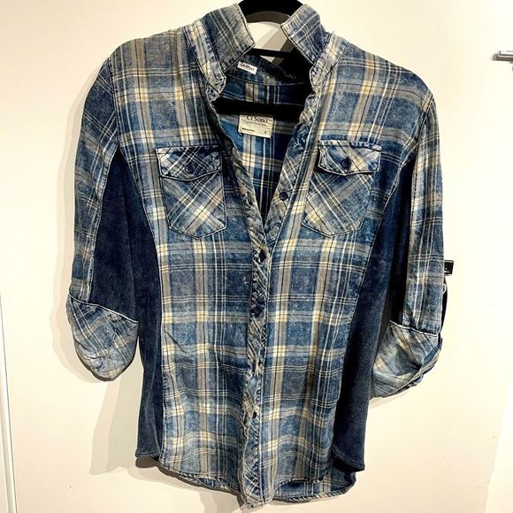 Ci Sono Plaid Button Up - Picture 6 of 10